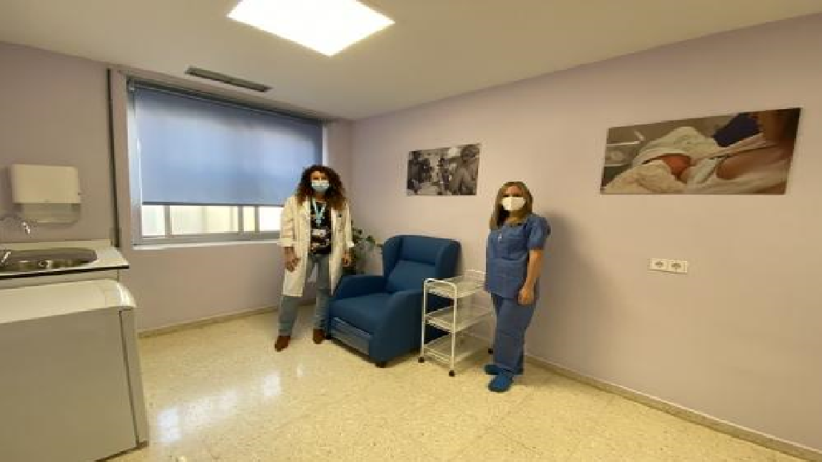 Imagen de la sala de lactancia hospital regional Málaga. 